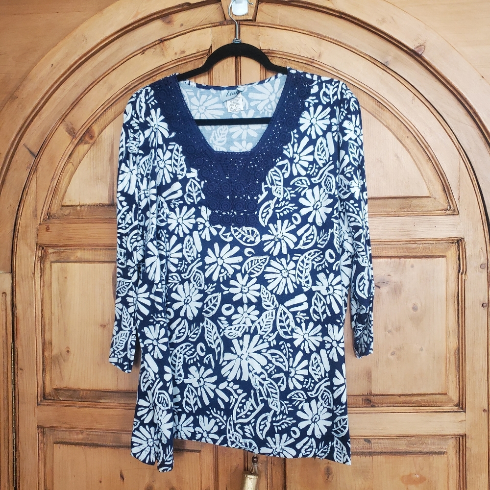 Links Blue quarter length sleeves 2X top